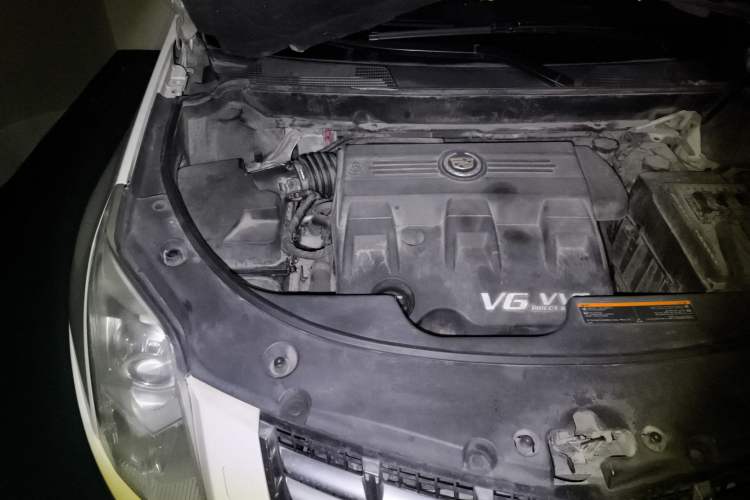 Used Cadillac SRX 2013 3.0L Elite Model Engine Bay Right