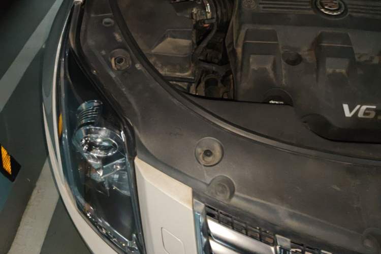 Used Cadillac SRX 2013 3.0L Elite Model Engine Bay Right
