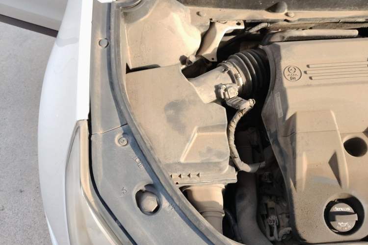 Used Cadillac SRX 2013 3.0L Comfort Model Engine Bay Right