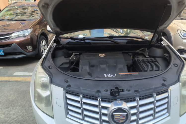 Used Cadillac SRX 2013 3.0L Elite Model Engine Bay Right