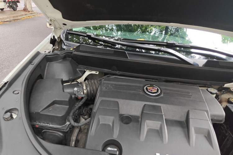 Used Cadillac SRX 2013 3.0L Comfort Model Engine Bay Right