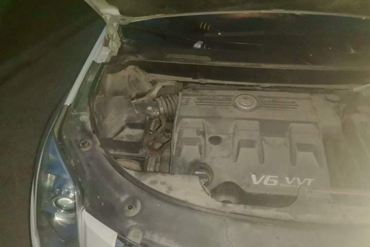 Used Cadillac SRX 2013 3.0L Elite Model Engine Bay Right
