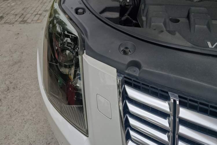 Used Cadillac SRX 2013 3.0L Elite Model Engine Bay Right