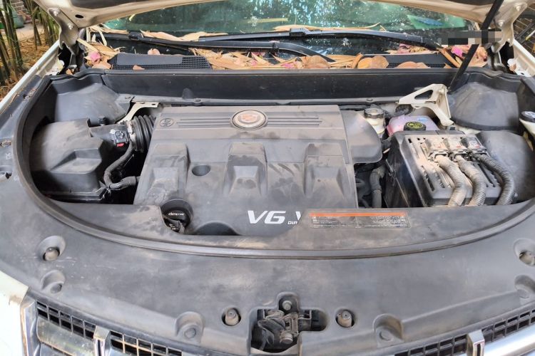 Used Cadillac SRX 2013 3.0L Elite Model Engine Bay