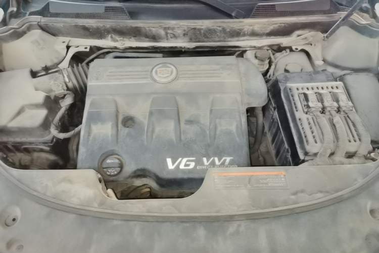 Used Cadillac SRX 2013 3.0L Comfort Model Engine Bay