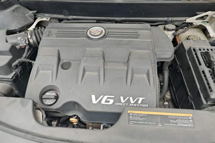 Used Cadillac SRX 2013 3.0L Elite Model Engine Bay