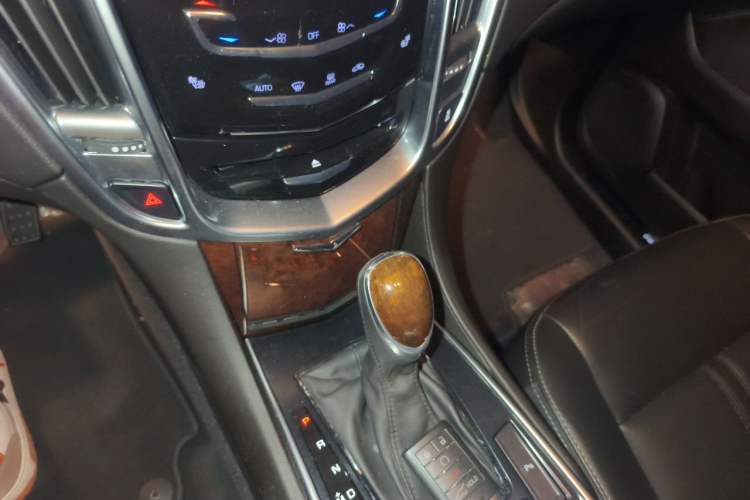 Used Cadillac SRX 2013 3.0L Elite Model Gear Lever
