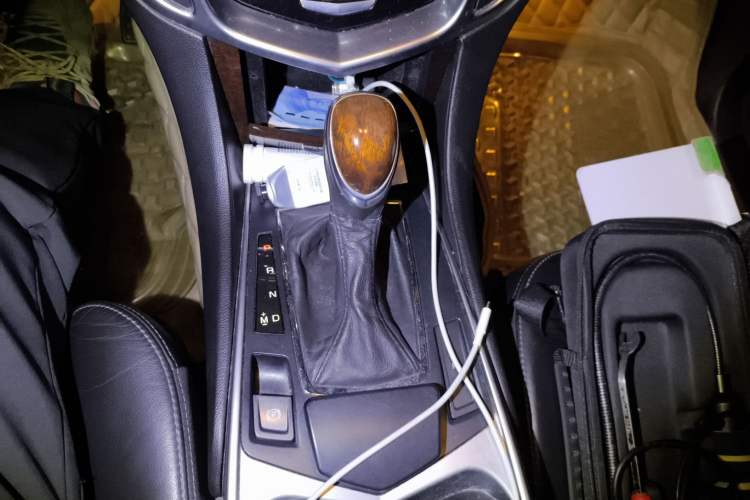 Used Cadillac SRX 2013 3.0L Elite Model Gear Lever