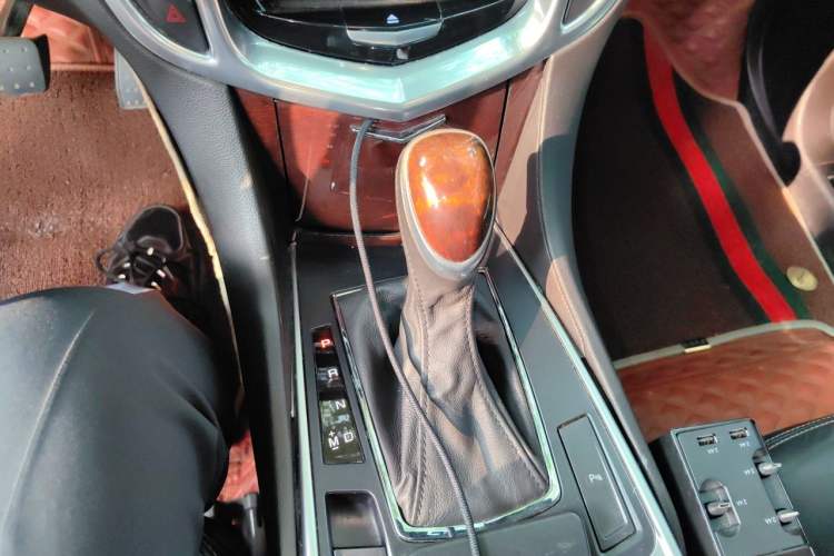 Used Cadillac SRX 2013 3.0L Leading Model Gear Lever