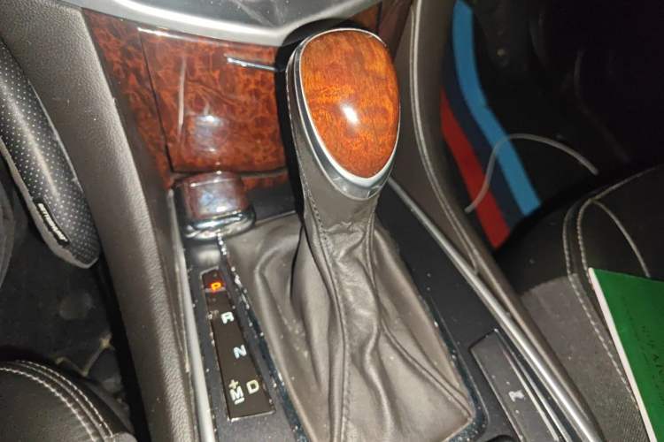 Used Cadillac SRX 2013 3.0L Luxury Model Gear Lever