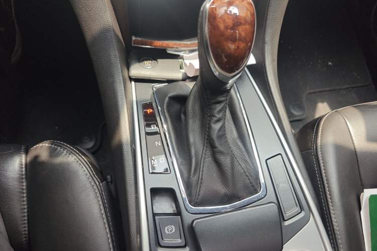 Used Cadillac SRX 2013 3.0L Elite Model Gear Lever