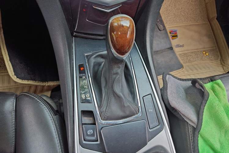 Used Cadillac SRX 2013 3.0L Luxury Model Gear Lever