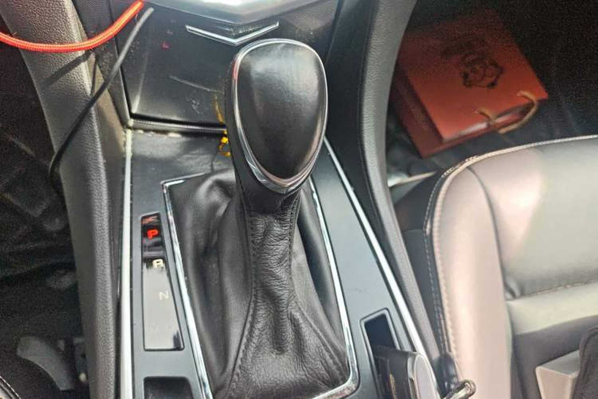 Used Cadillac SRX 2013 3.0L Comfort Model Gear Lever