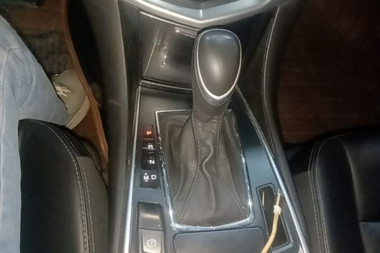 Used Cadillac SRX 2013 3.0L Comfort Model Gear Lever