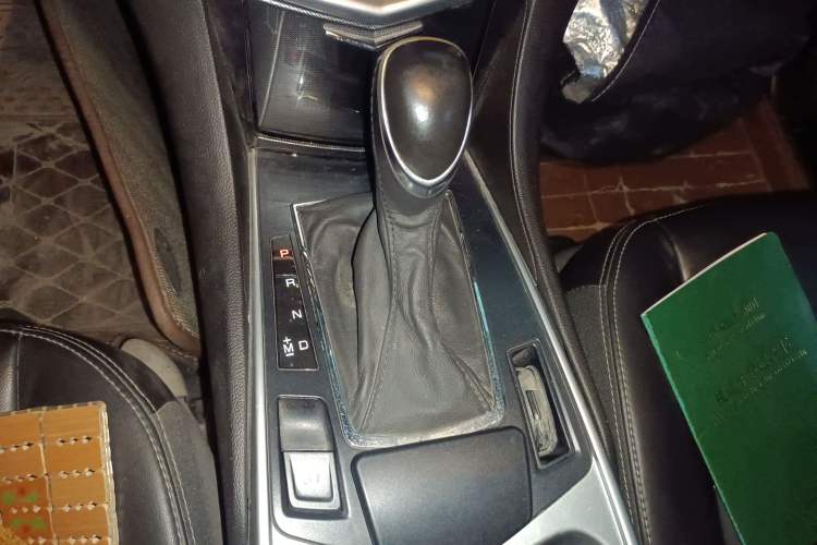 Used Cadillac SRX 2013 3.0L Comfort Model Gear Lever