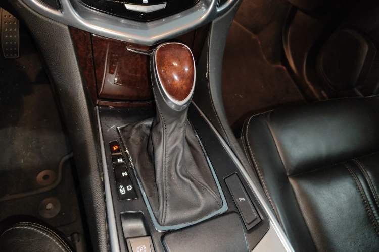 Used Cadillac SRX 2013 3.0L Luxury Model Gear Lever