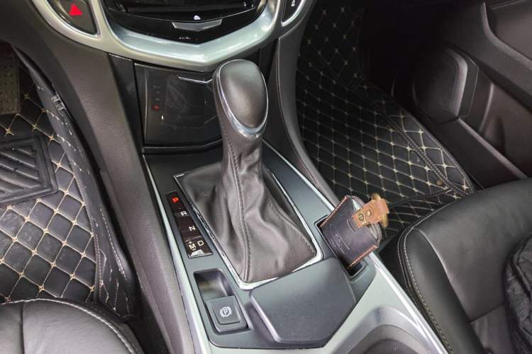 Used Cadillac SRX 2013 3.0L Comfort Model Gear Lever