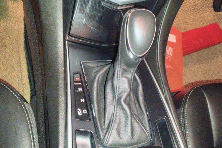Used Cadillac SRX 2013 3.0L Comfort Model Gear Lever