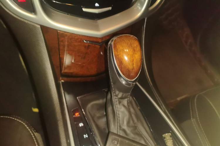 Used Cadillac SRX 2013 3.0L Elite Model Gear Lever
