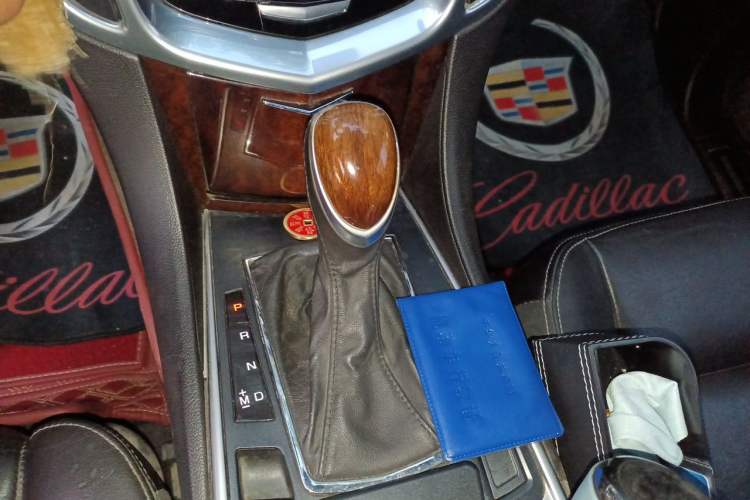 Used Cadillac SRX 2013 3.0L Elite Model Gear Lever