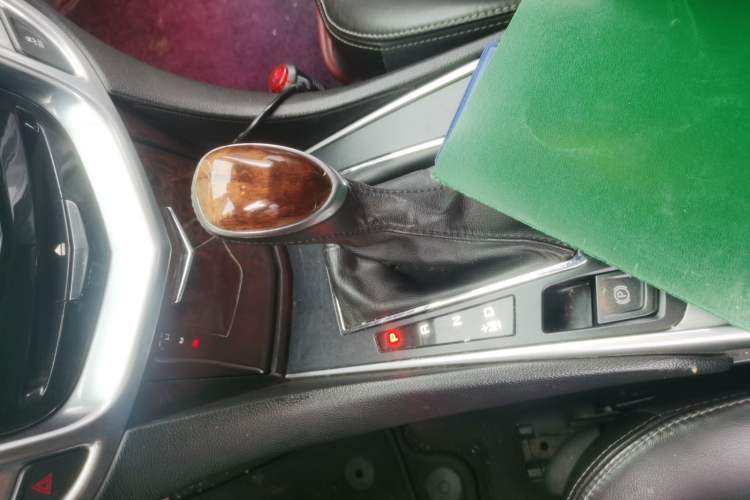 Used Cadillac SRX 2013 3.0L Leading Model Gear Lever