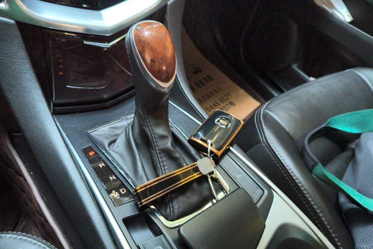 Used Cadillac SRX 2013 3.0L Elite Model Gear Lever