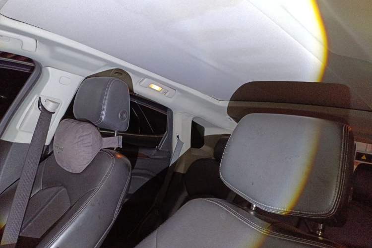 Used Cadillac SRX 2013 3.0L Leading Model Headliner
