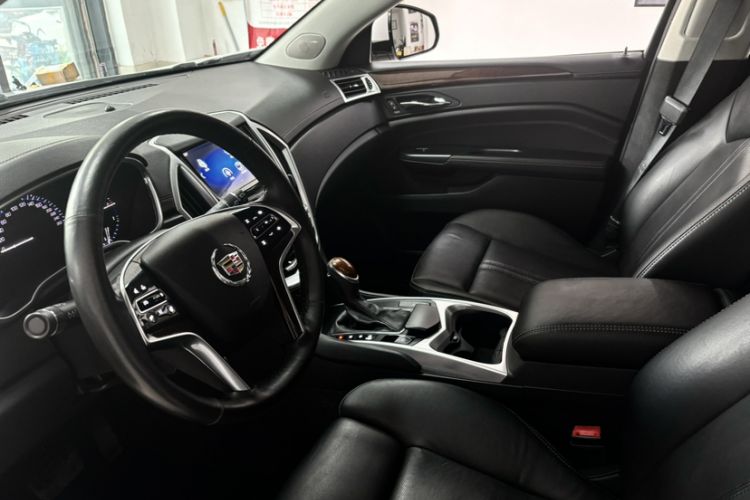 Used Cadillac SRX 2013 3.0L Elite Model Interior 3
