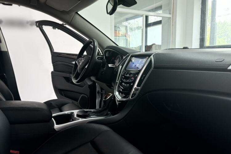 Used Cadillac SRX 2013 3.0L Elite Model Interior 4