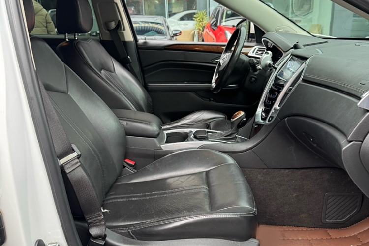 Used Cadillac SRX 2013 3.0L Elite Model Interior 5