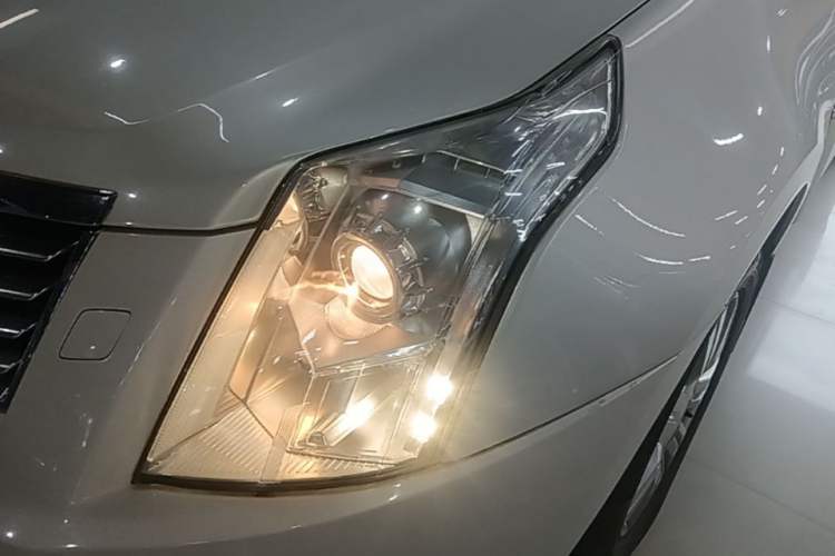 Used Cadillac SRX 2013 3.0L Comfort Model Left Front Headlight