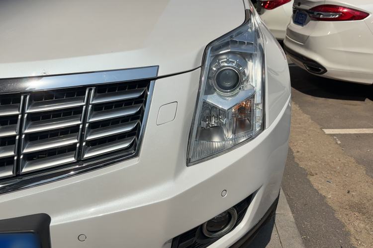 Used Cadillac SRX 2013 3.0L Elite Model Left Front Headlight