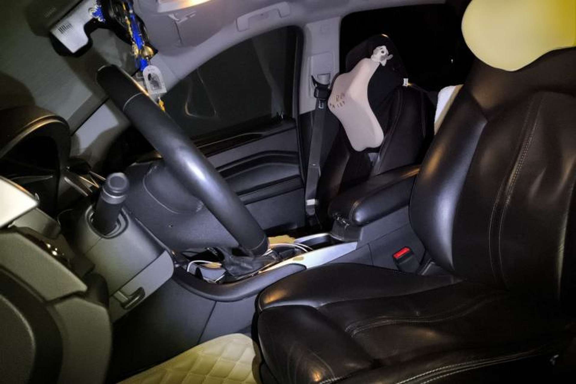 Used Cadillac SRX 2013 3.0L Elite Model Left Front Seat