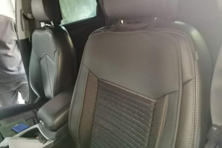 Used Cadillac SRX 2013 3.0L Comfort Model Left Front Seat