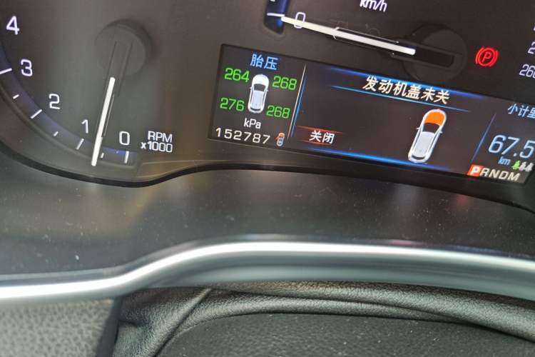 Used Cadillac SRX 2013 3.0L Elite Model Odometer Close Up