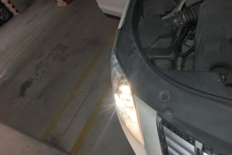 Used Cadillac SRX 2013 3.0L Elite Model Right Front Headlight