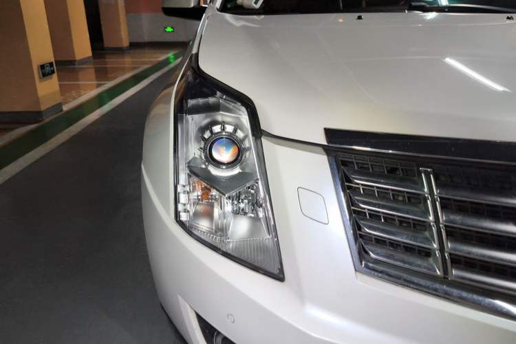 Used Cadillac SRX 2013 3.0L Elite Model Right Front Headlight