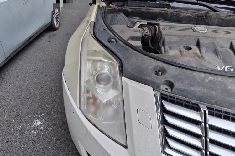 Used Cadillac SRX 2013 3.0L Leading Model Right Front Headlight