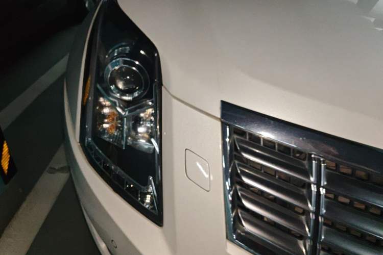 Used Cadillac SRX 2013 3.0L Elite Model Right Front Headlight