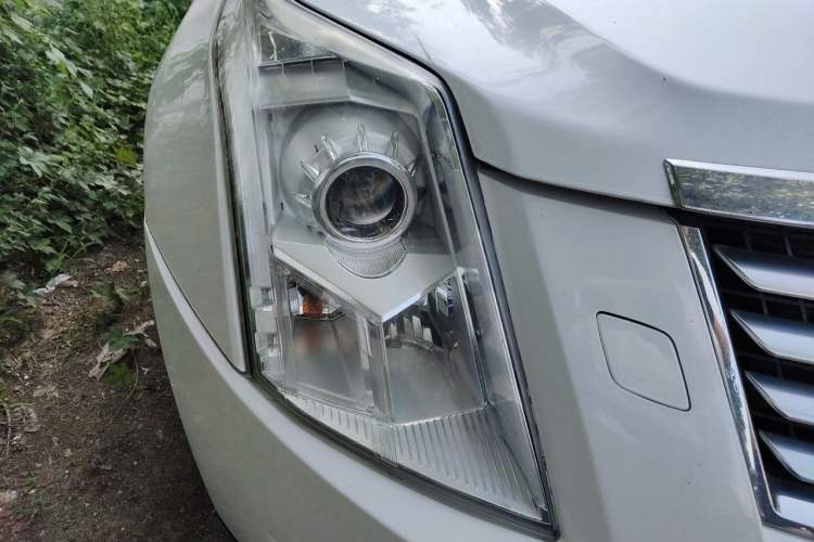 Used Cadillac SRX 2013 3.0L Luxury Model Right Front Headlight