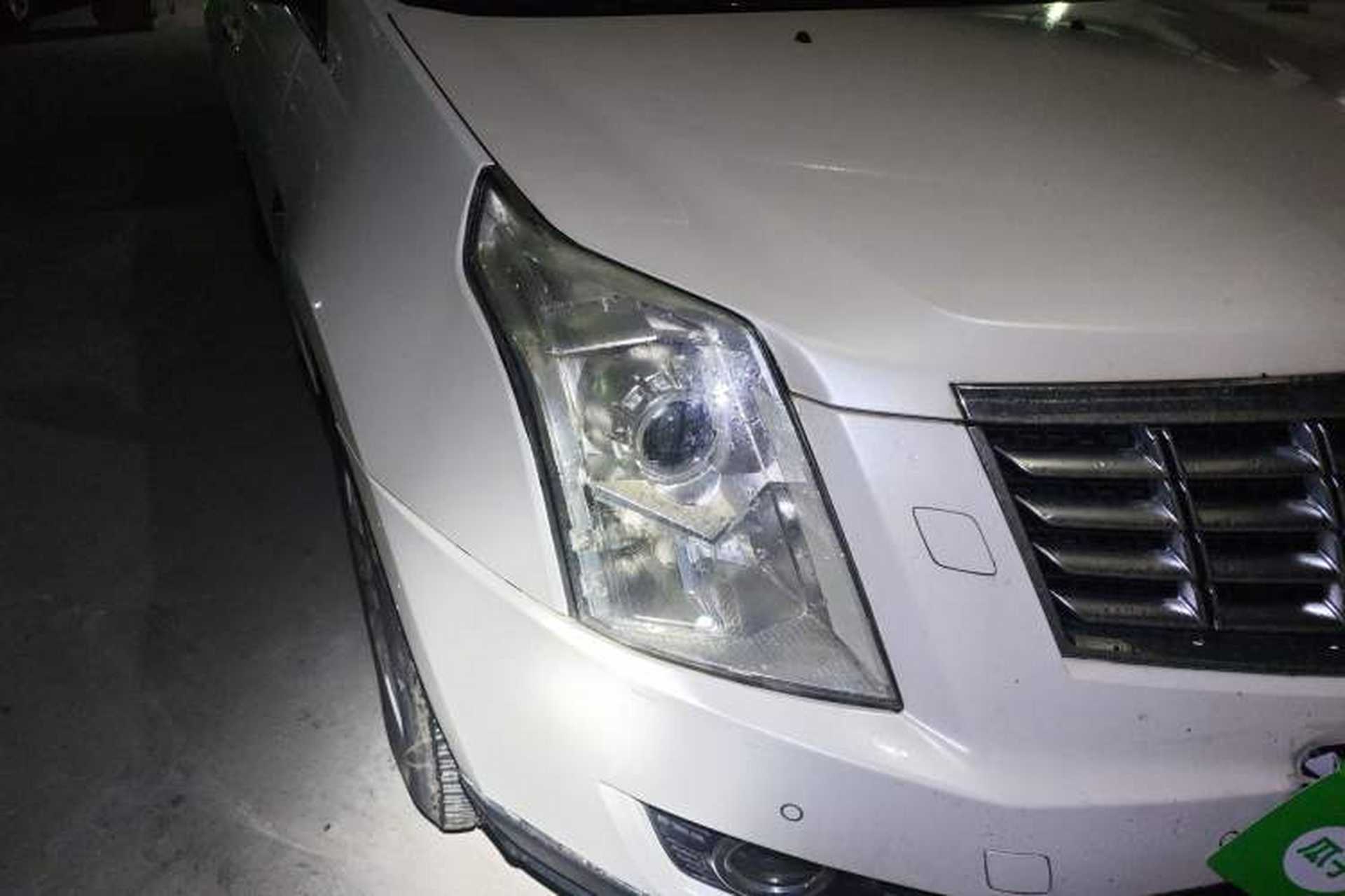 Used Cadillac SRX 2013 3.0L Elite Model Right Front Headlight
