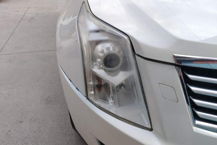 Used Cadillac SRX 2013 3.0L Comfort Model Right Front Headlight