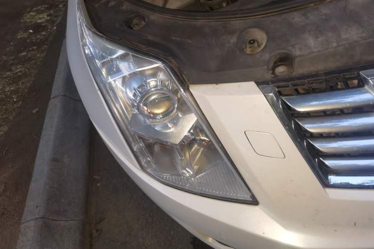 Used Cadillac SRX 2013 3.0L Luxury Model Right Front Headlight