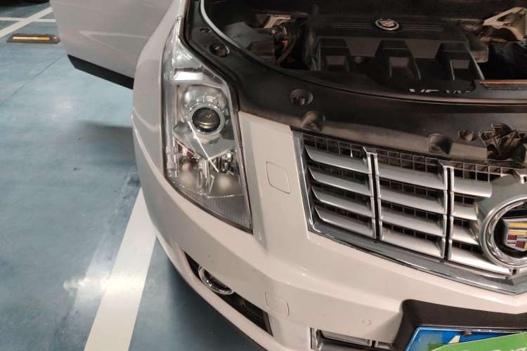 Used Cadillac SRX 2013 3.0L Luxury Model Right Front Headlight