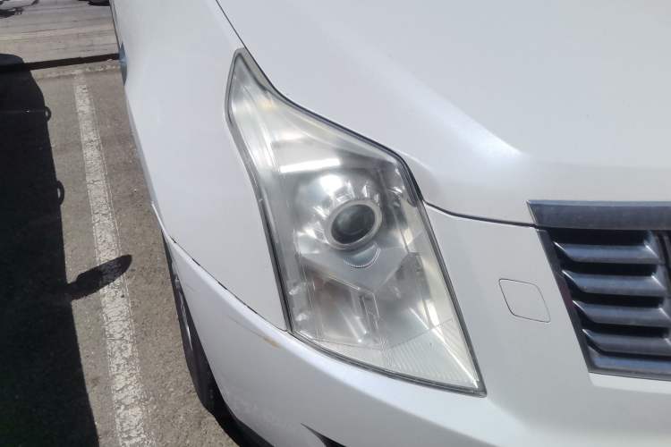 Used Cadillac SRX 2013 3.0L Elite Model Right Front Headlight