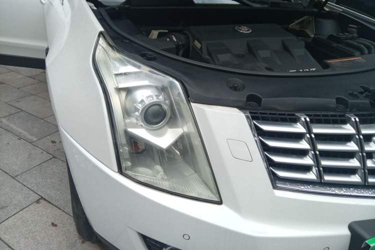 Used Cadillac SRX 2013 3.0L Elite Model Right Front Headlight