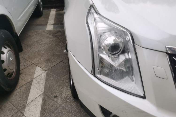 Used Cadillac SRX 2013 3.0L Leading Model Right Front Headlight