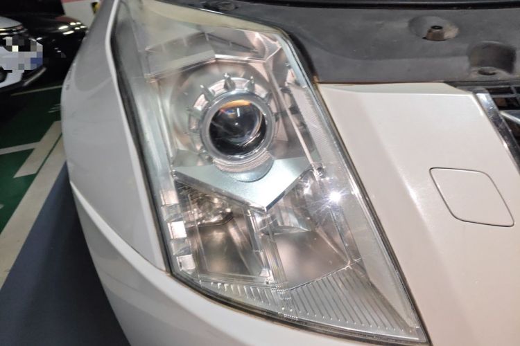 Used Cadillac SRX 2013 3.0L Elite Model Right Front Headlight
