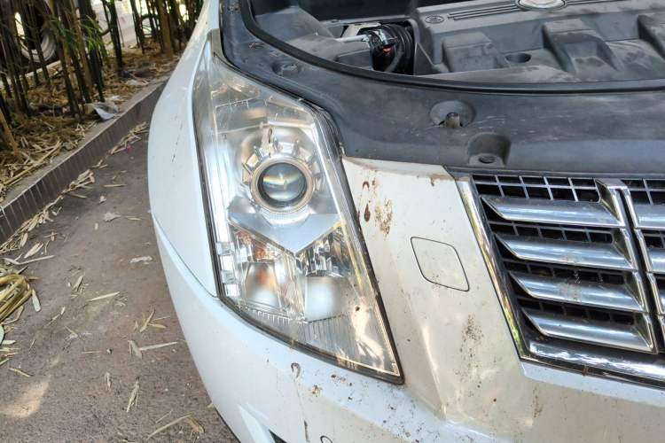 Used Cadillac SRX 2013 3.0L Elite Model Right Front Headlight