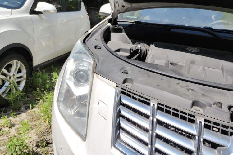 Used Cadillac SRX 2013 3.0L Elite Model Right Front Headlight